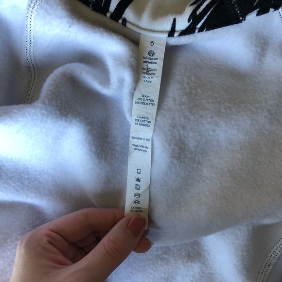 Lululemon Rare flowery jacket Sz 6 - Picture 4 of 4